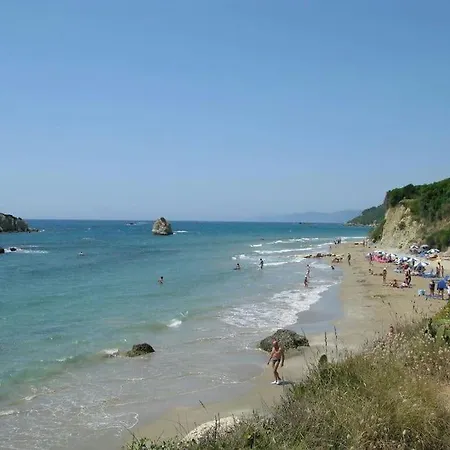Corfu Sea Front Apartment, The Nest 펜션 Ágios Matthaíos
