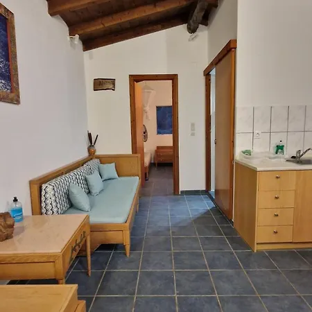 Corfu Sea Front Apartment, The Nest Holiday home *