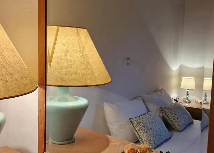 Corfu Sea Front Apartment, The Nest بيت للعطل *